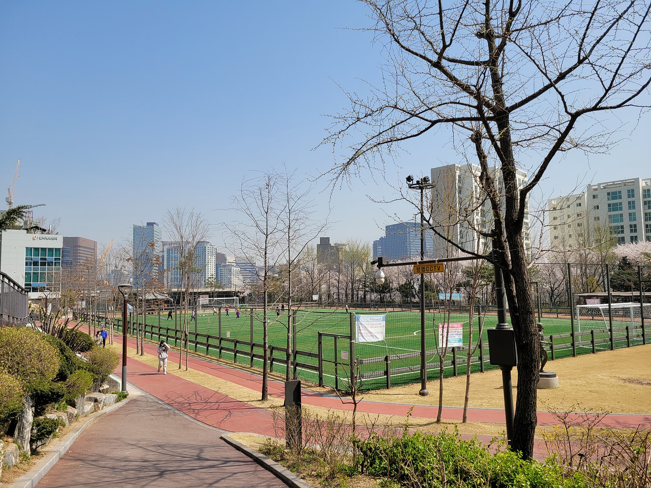 並用一場場